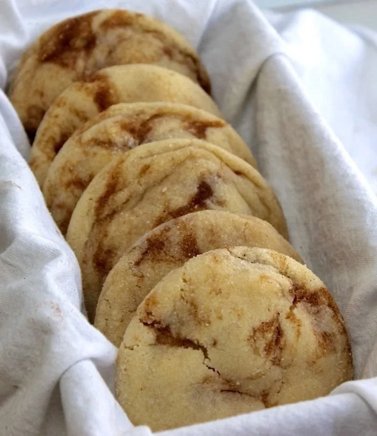 Cinnamon Roll Cheese Cake